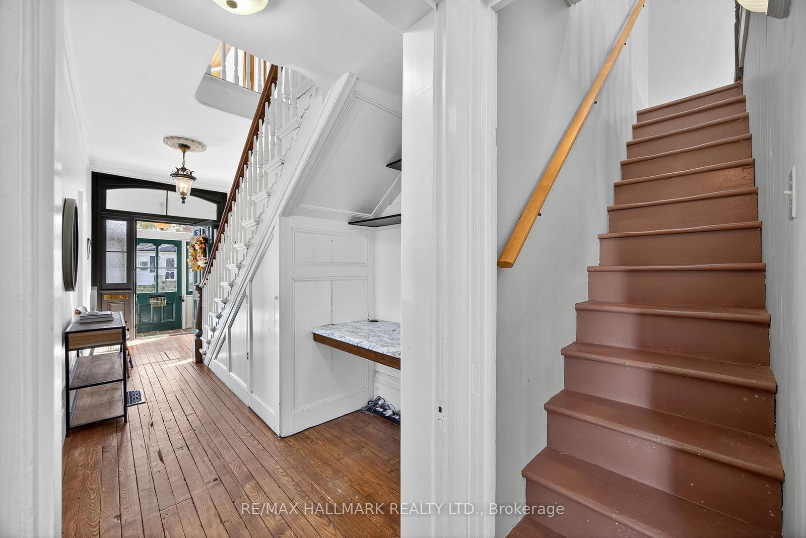 Detached House for sale at 84 Wellington Street, Barrie, Ontario, L4M 3K9 - Wellington - MLS: S12997994