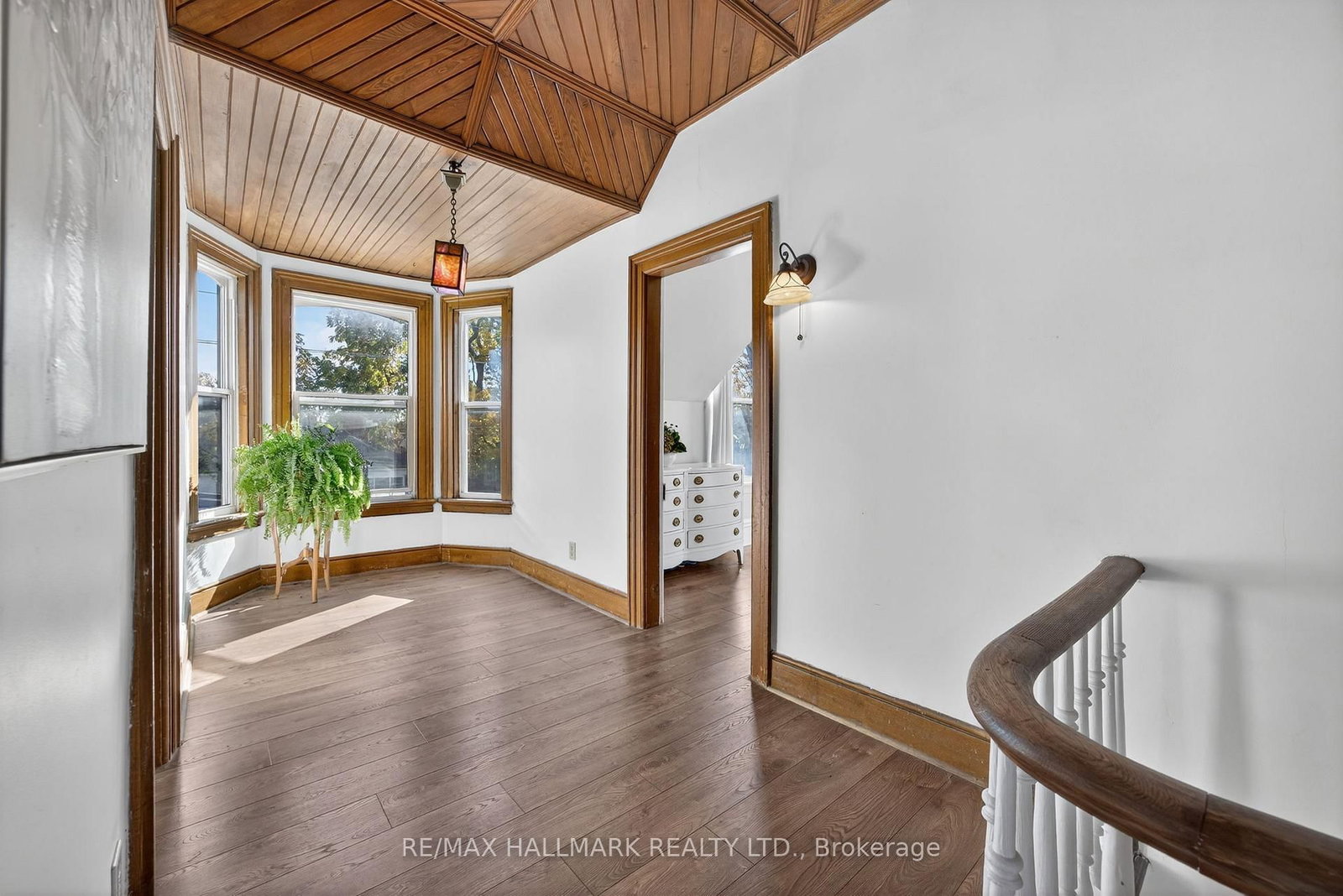 Detached House for sale at 84 Wellington Street, Barrie, Ontario, L4M 3K9 - Wellington - MLS: S12997994