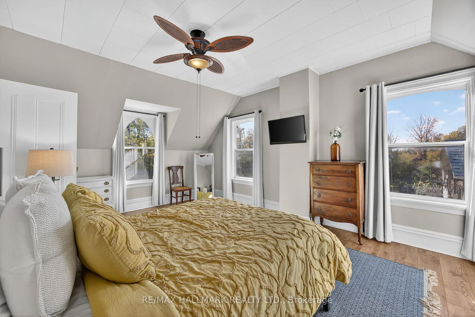 Detached House for sale at 84 Wellington Street, Barrie, Ontario, L4M 3K9 - Wellington - MLS: S12997994