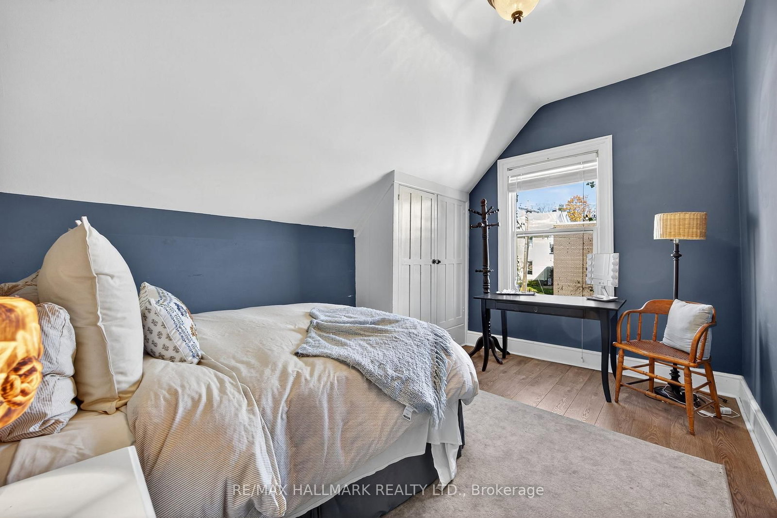 Detached House for sale at 84 Wellington Street, Barrie, Ontario, L4M 3K9 - Wellington - MLS: S12997994