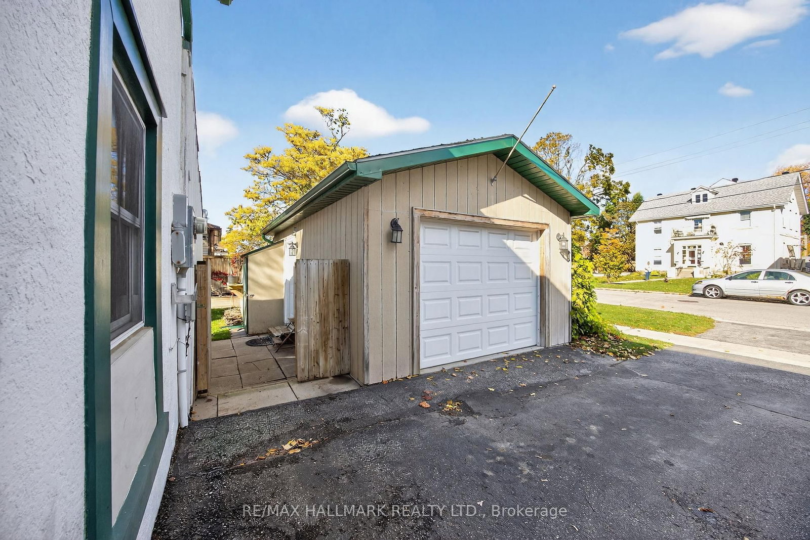 Detached House for sale at 84 Wellington Street, Barrie, Ontario, L4M 3K9 - Wellington - MLS: S12997994