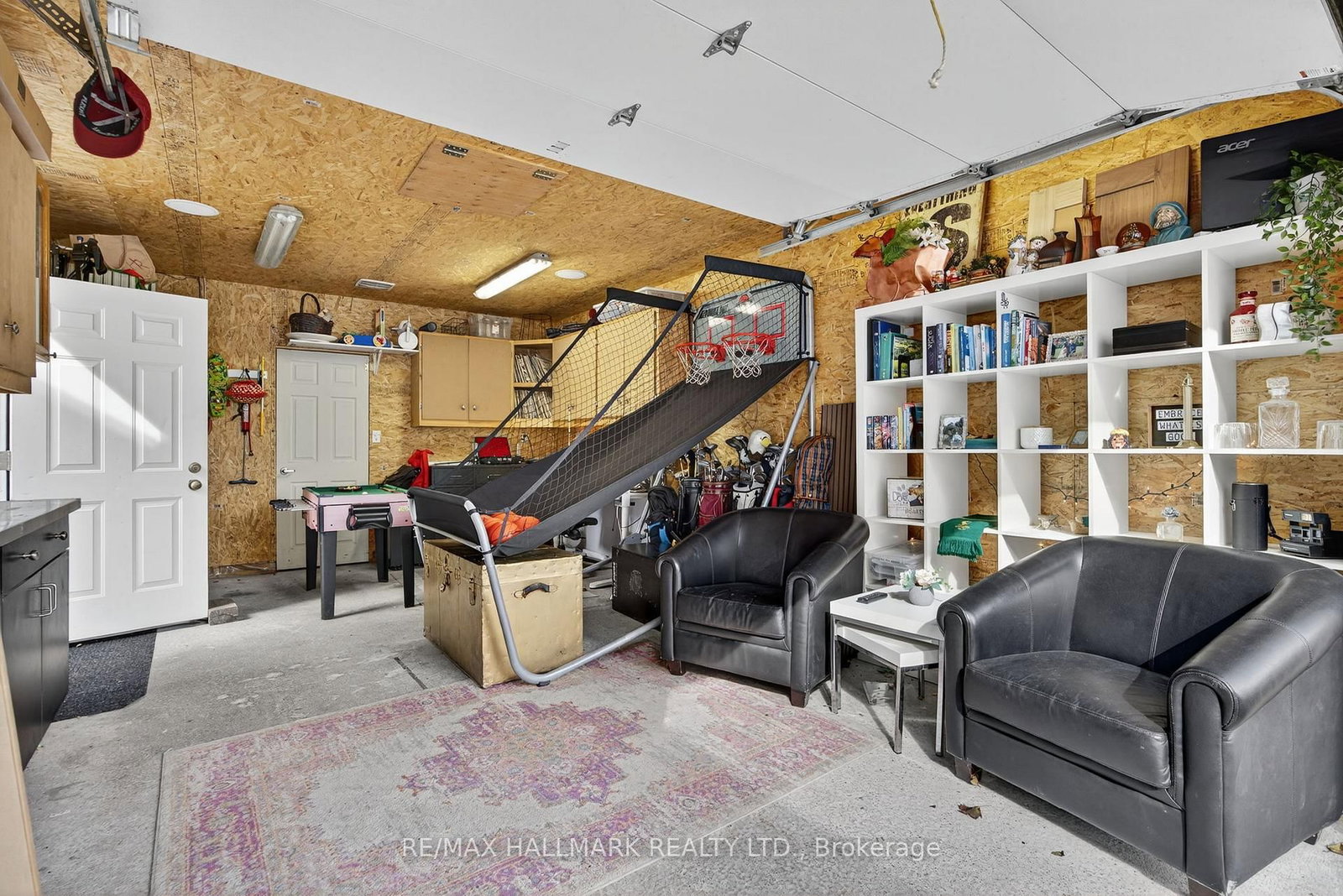 Detached House for sale at 84 Wellington Street, Barrie, Ontario, L4M 3K9 - Wellington - MLS: S12997994