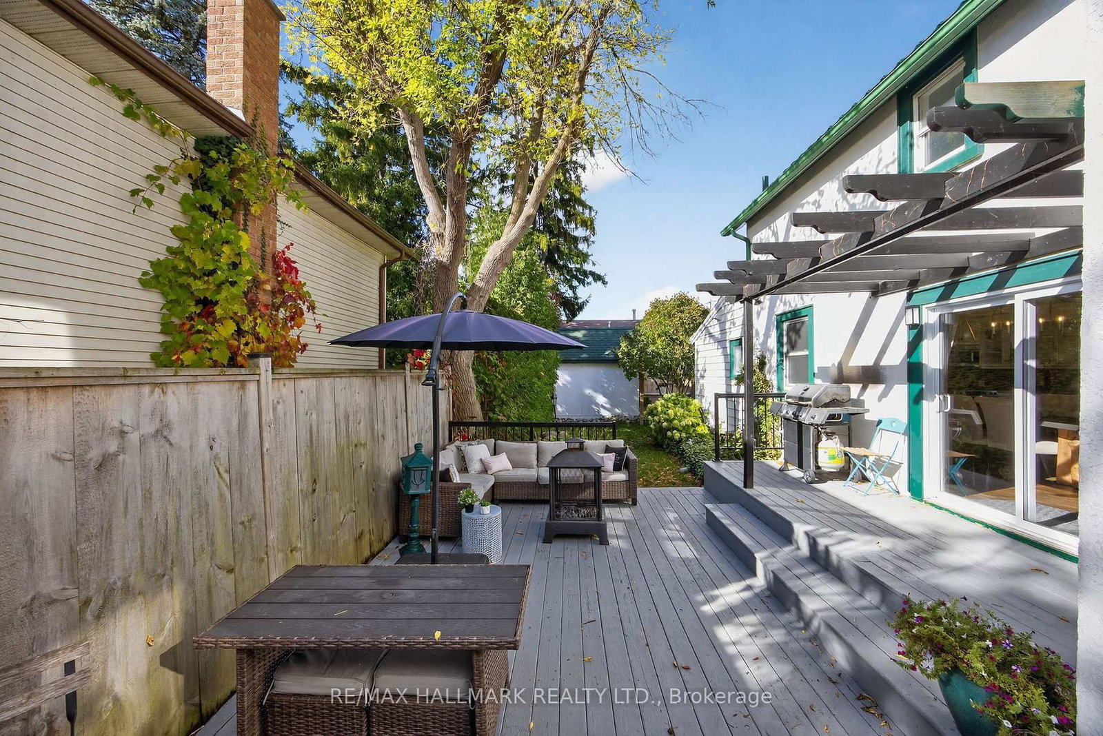 Detached House for sale at 84 Wellington Street, Barrie, Ontario, L4M 3K9 - Wellington - MLS: S12997994