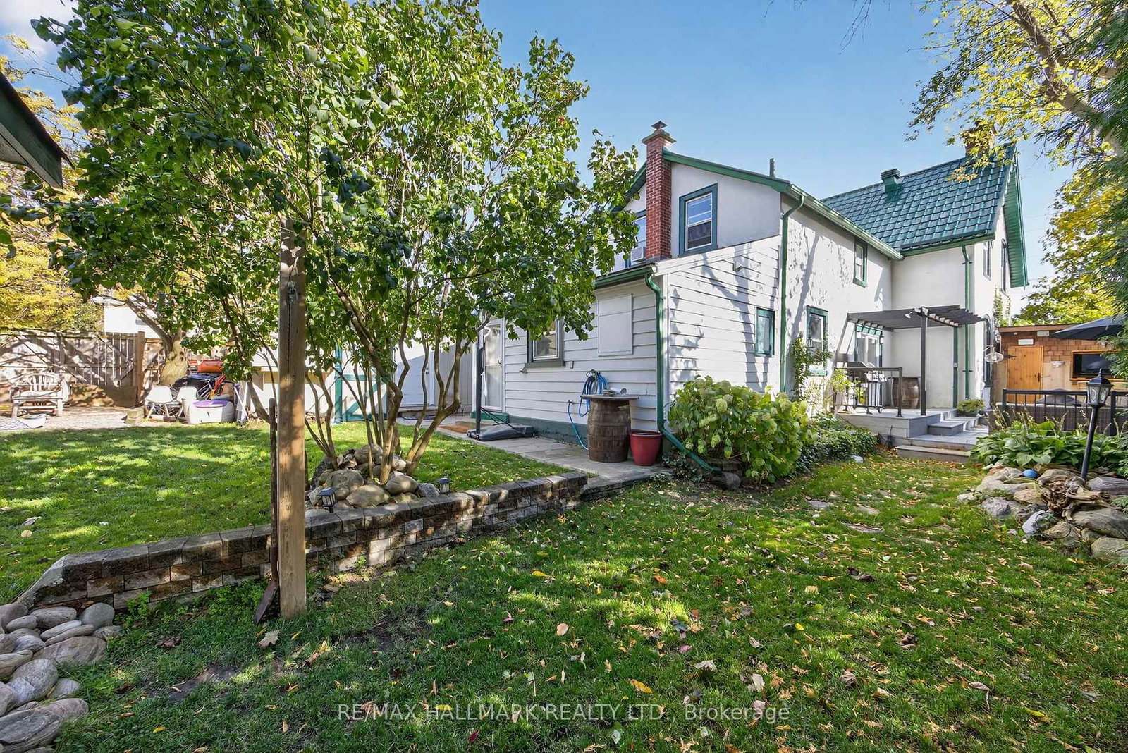 Detached House for sale at 84 Wellington Street, Barrie, Ontario, L4M 3K9 - Wellington - MLS: S12997994