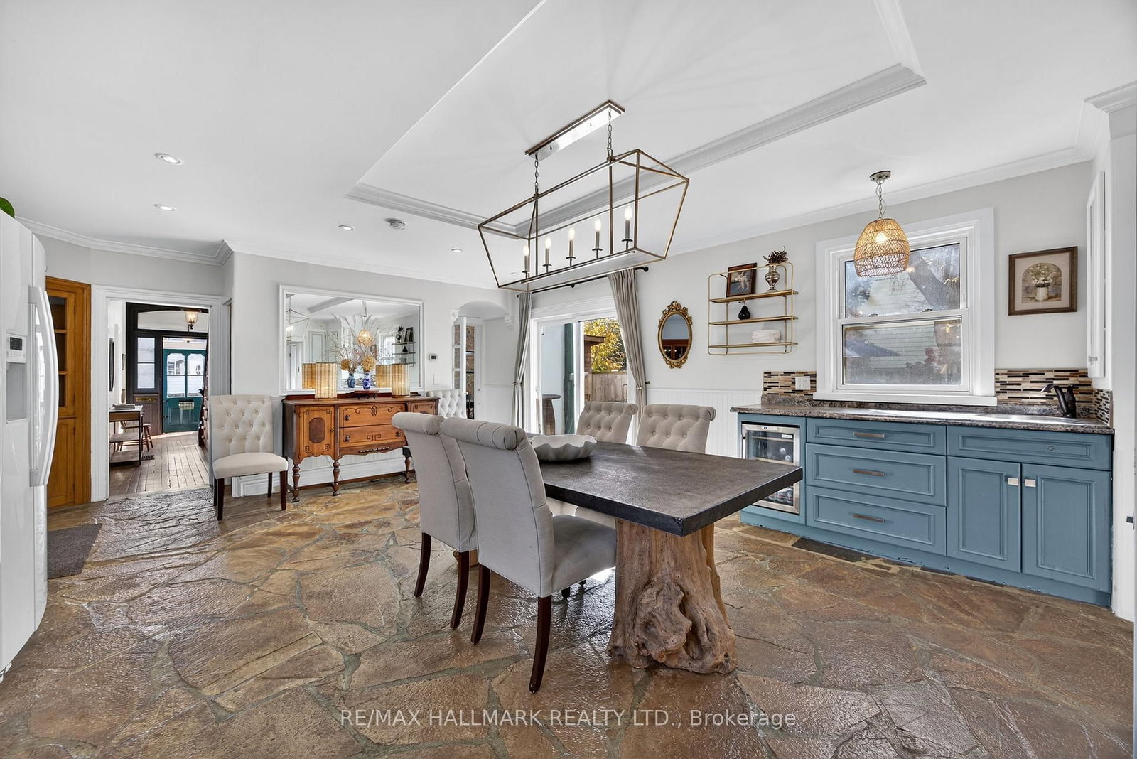 Detached House for sale at 84 Wellington Street, Barrie, Ontario, L4M 3K9 - Wellington - MLS: S12997994