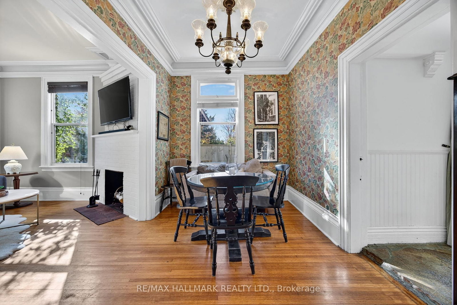 Detached House for sale at 84 Wellington Street, Barrie, Ontario, L4M 3K9 - Wellington - MLS: S12997994