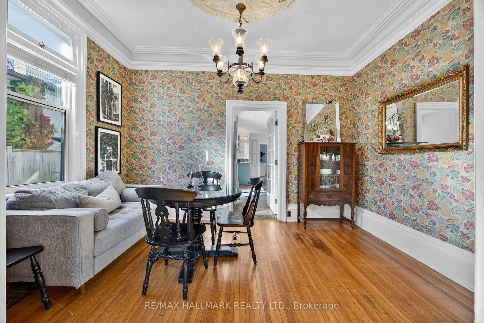 Detached House for sale at 84 Wellington Street, Barrie, Ontario, L4M 3K9 - Wellington - MLS: S12997994