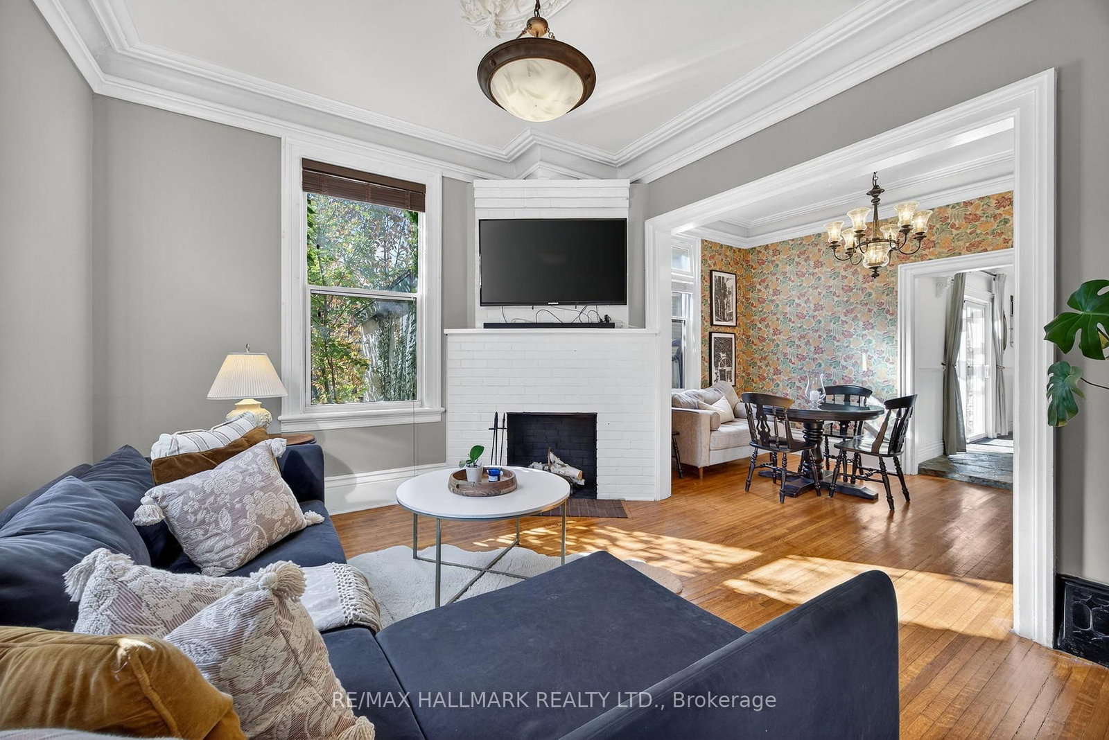 Detached House for sale at 84 Wellington Street, Barrie, Ontario, L4M 3K9 - Wellington - MLS: S12997994