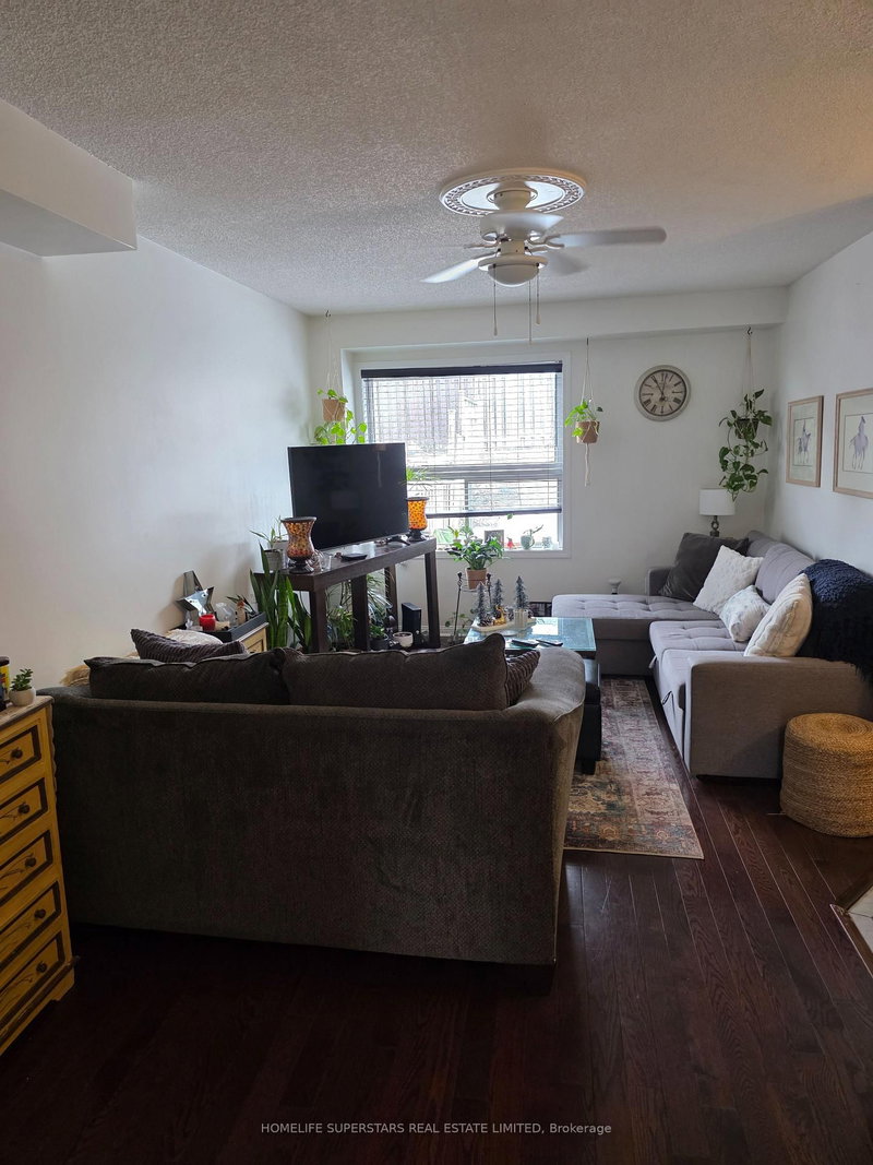 371 Ferndale Dr S, Barrie, L4N 9Y8 | Image 3