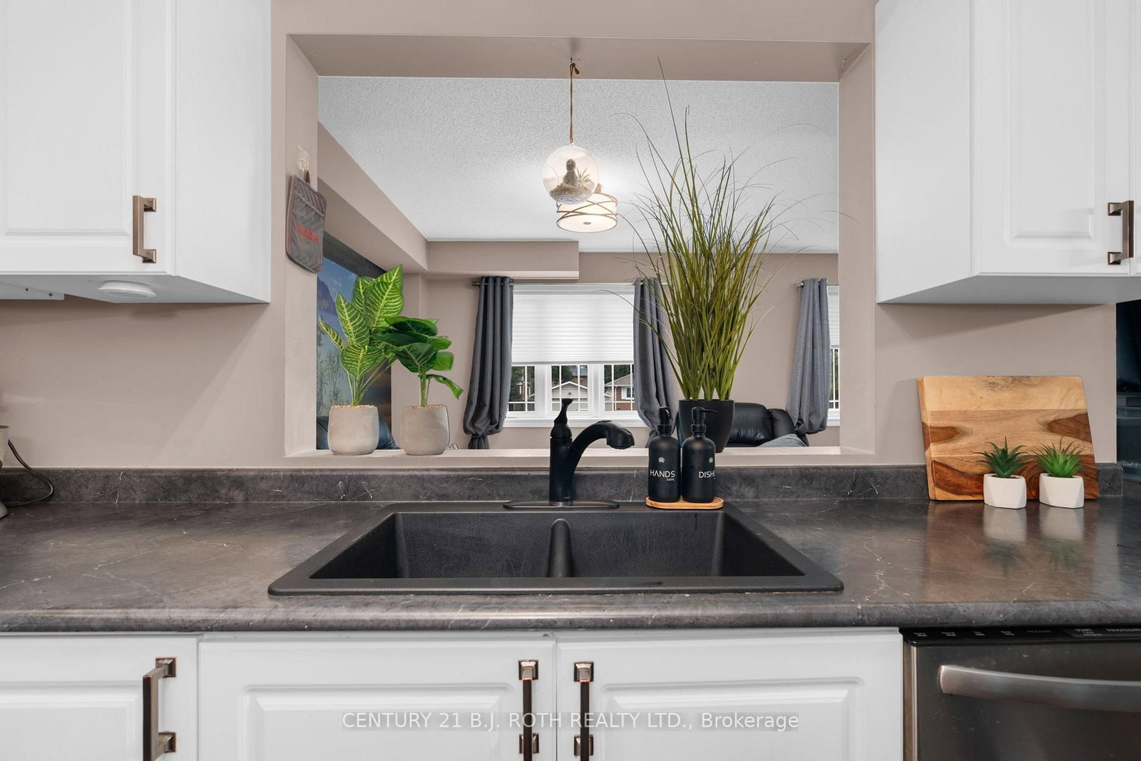 221 Harvie Road - Photo 14