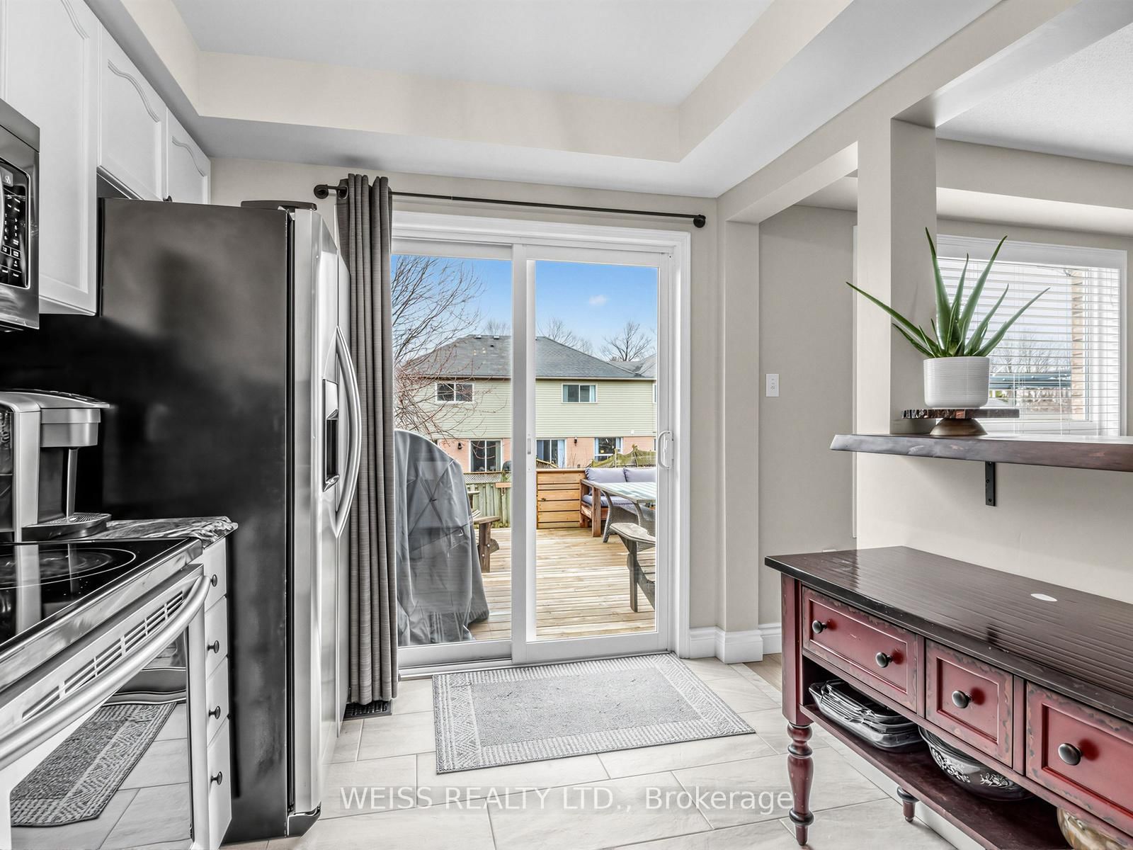 Townhouse for sale at 12 Sunset Place, Barrie, Ontario, L4N 0T7 - Holly - MLS: S12999660