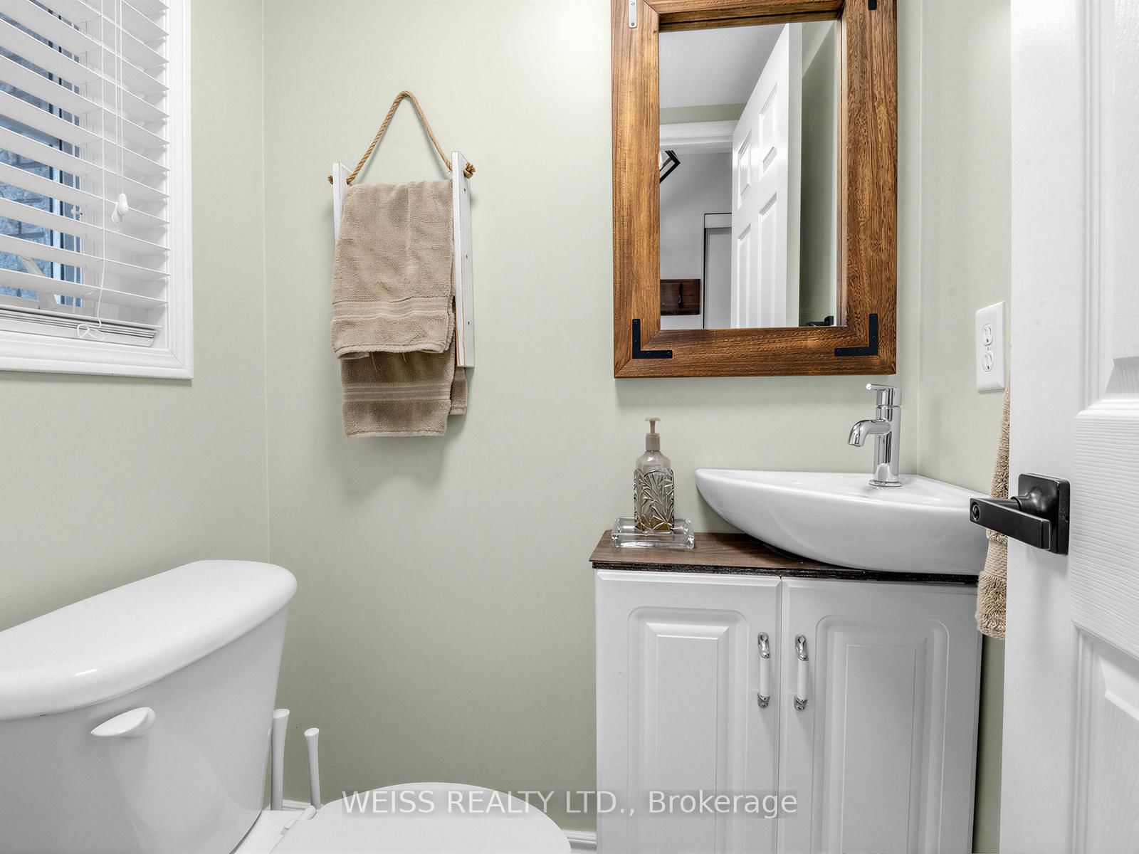 Townhouse for sale at 12 Sunset Place, Barrie, Ontario, L4N 0T7 - Holly - MLS: S12999660