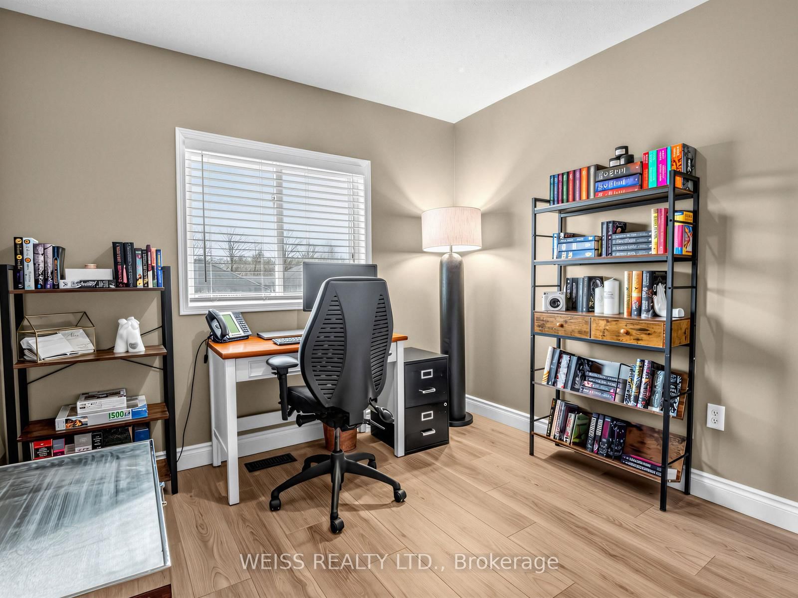 Townhouse for sale at 12 Sunset Place, Barrie, Ontario, L4N 0T7 - Holly - MLS: S12999660