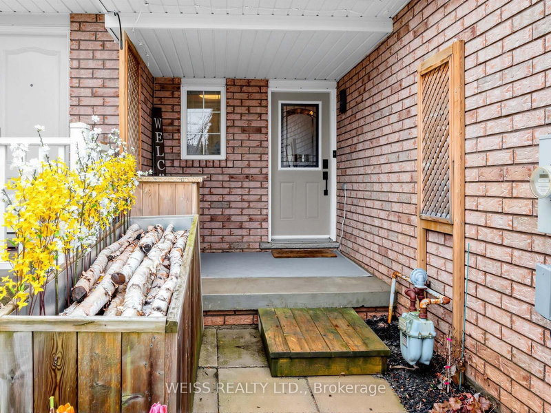 12 Sunset Pl, Barrie, L4N 0T7 | Image 3