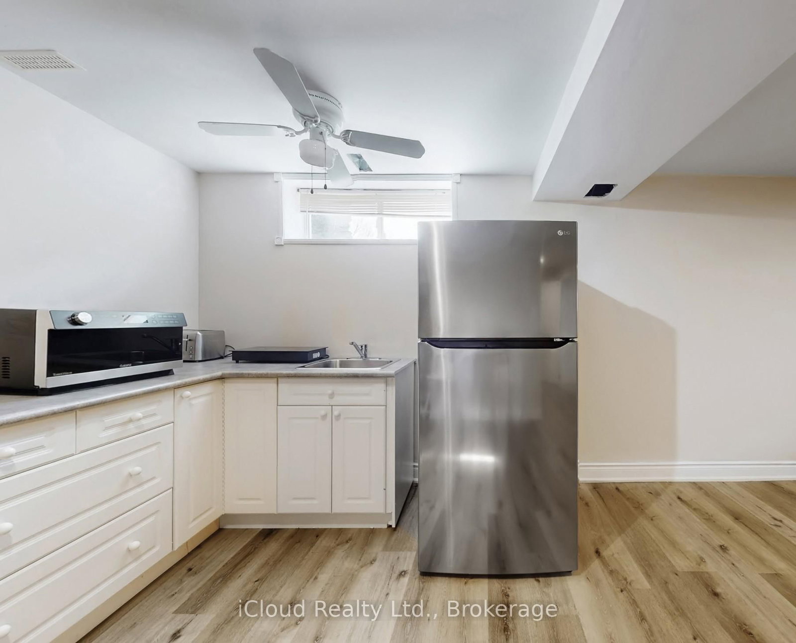 Detached House for sale at 197 Mapleton Avenue, Barrie, Ontario, L4N 8T5 - Holly - MLS: S12999714