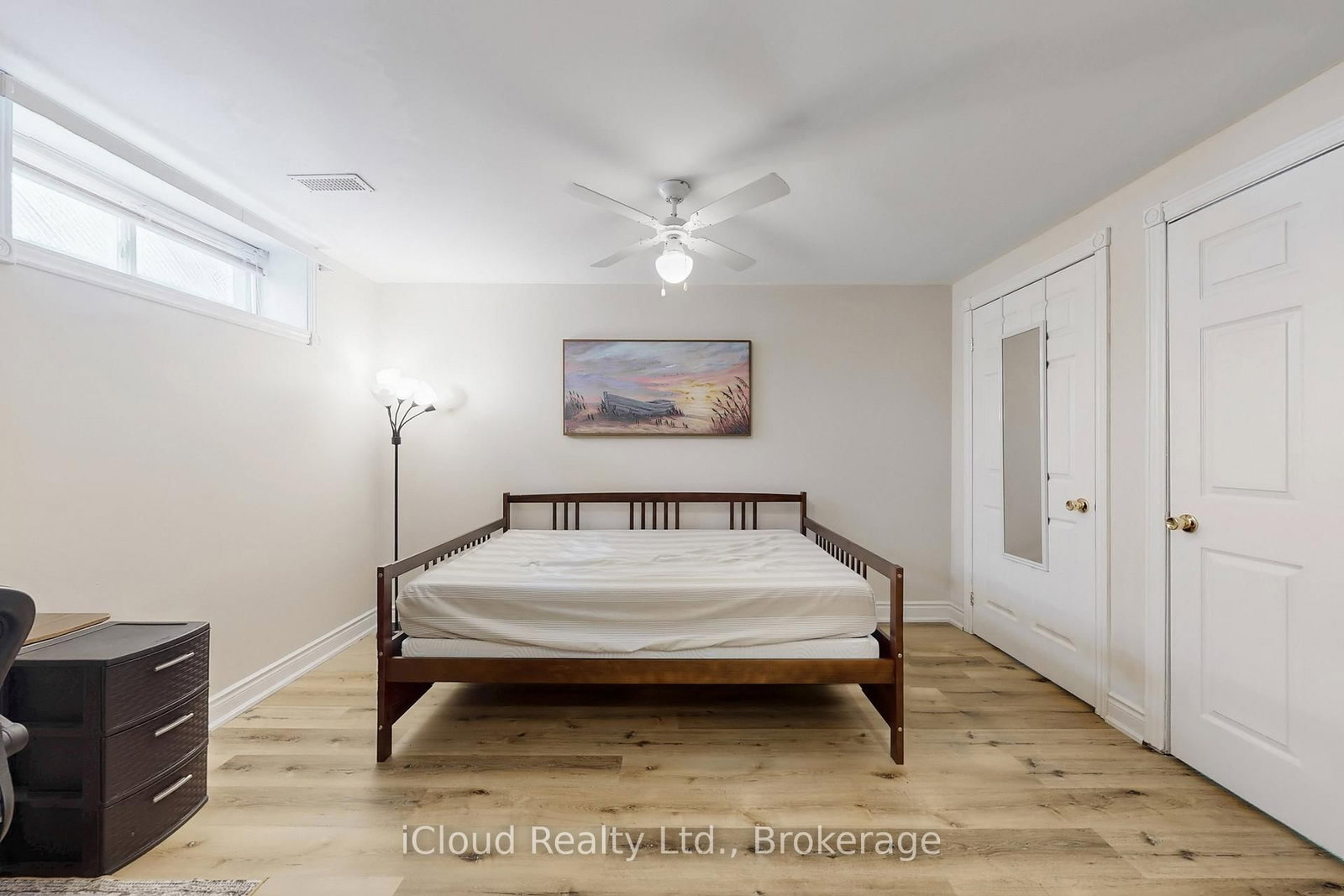 Detached House for sale at 197 Mapleton Avenue, Barrie, Ontario, L4N 8T5 - Holly - MLS: S12999714