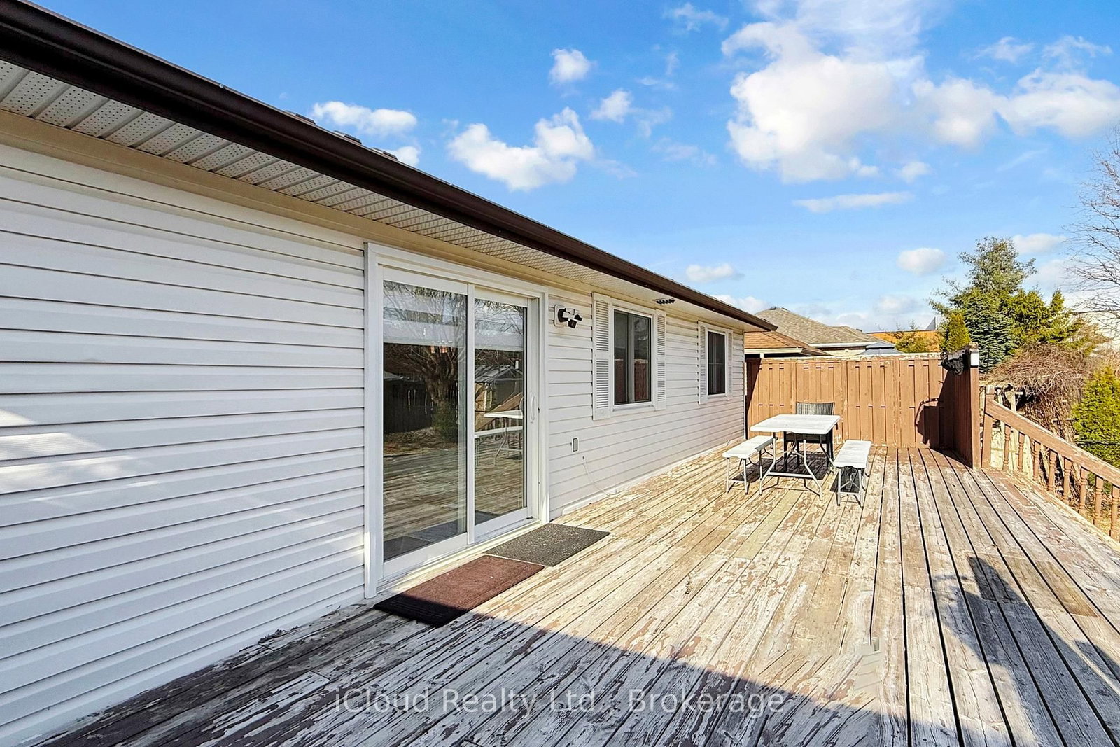 Detached House for sale at 197 Mapleton Avenue, Barrie, Ontario, L4N 8T5 - Holly - MLS: S12999714