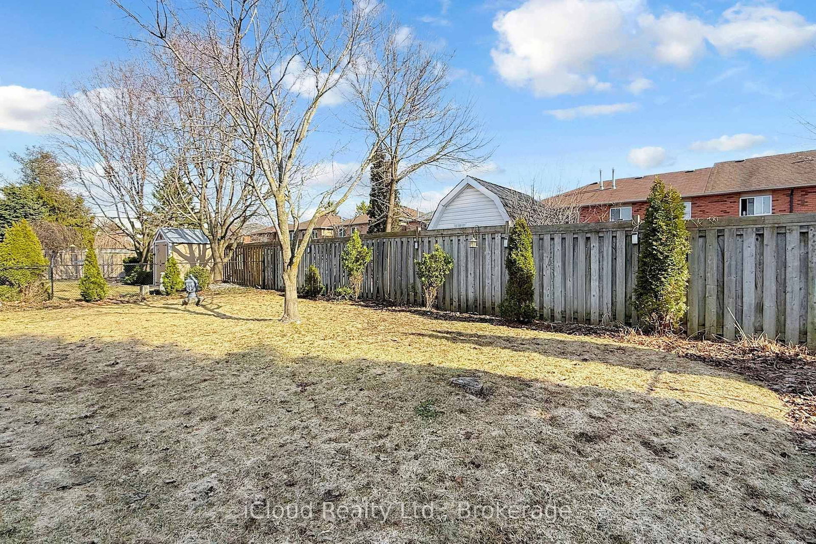 Detached House for sale at 197 Mapleton Avenue, Barrie, Ontario, L4N 8T5 - Holly - MLS: S12999714