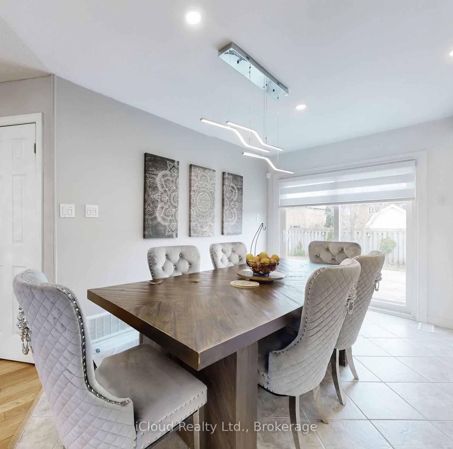 Detached House for sale at 197 Mapleton Avenue, Barrie, Ontario, L4N 8T5 - Holly - MLS: S12999714