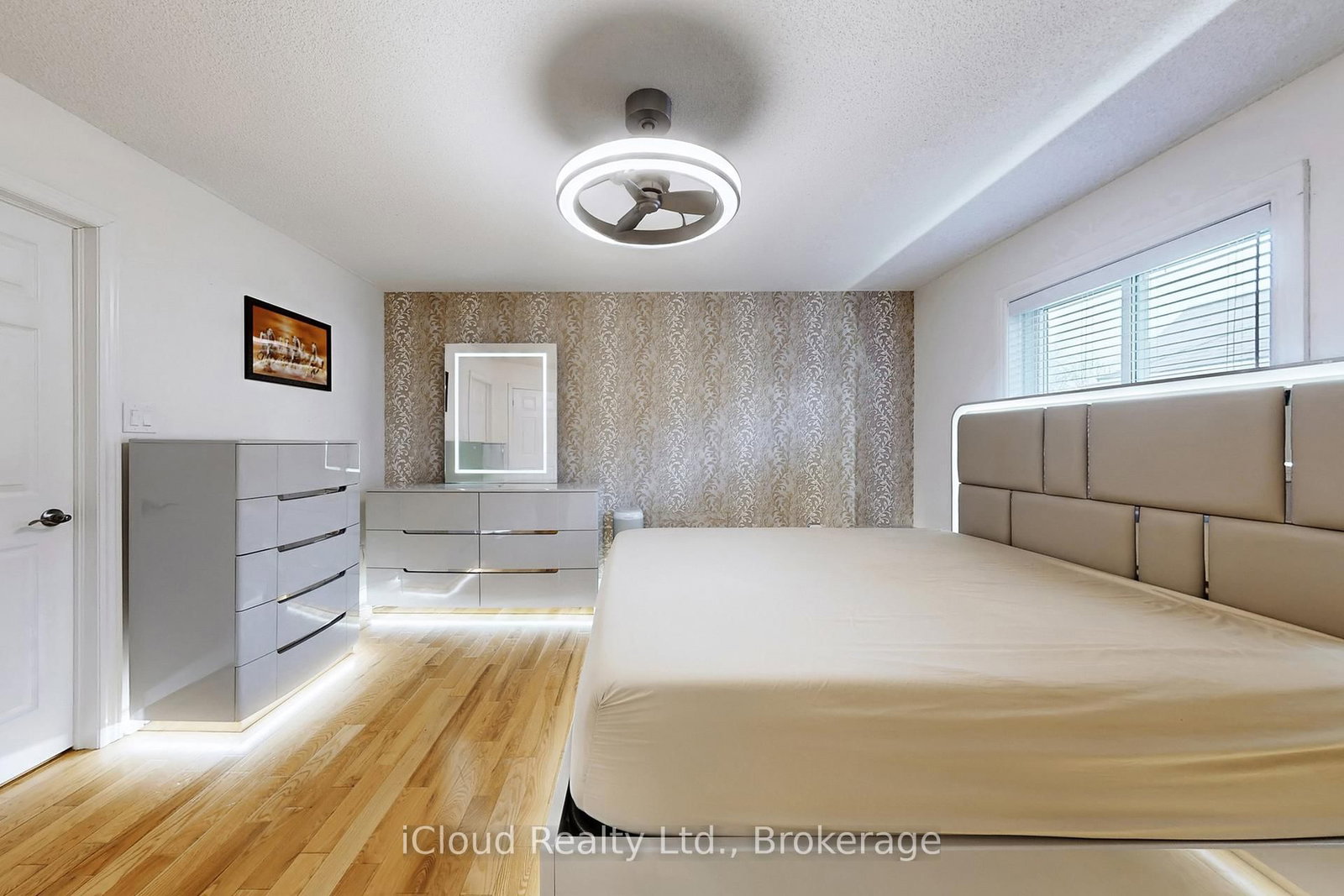 Detached House for sale at 197 Mapleton Avenue, Barrie, Ontario, L4N 8T5 - Holly - MLS: S12999714