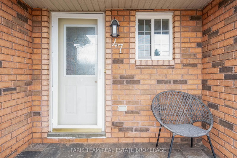 47 Bibby Crt, Barrie, L4N 8T4 | Image 3