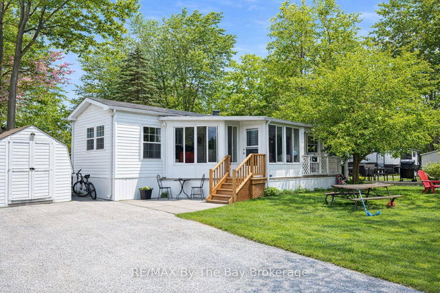 173 - 85 THEME PARK Drive