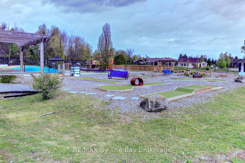 173 - 85 THEME PARK Dr, Wasaga Beach, L9Z 1X7 | Image 2