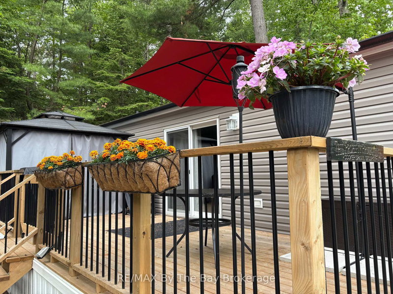 75 - 85 THEME PARK Dr, Wasaga Beach, L9Z 1X7 | Image 3