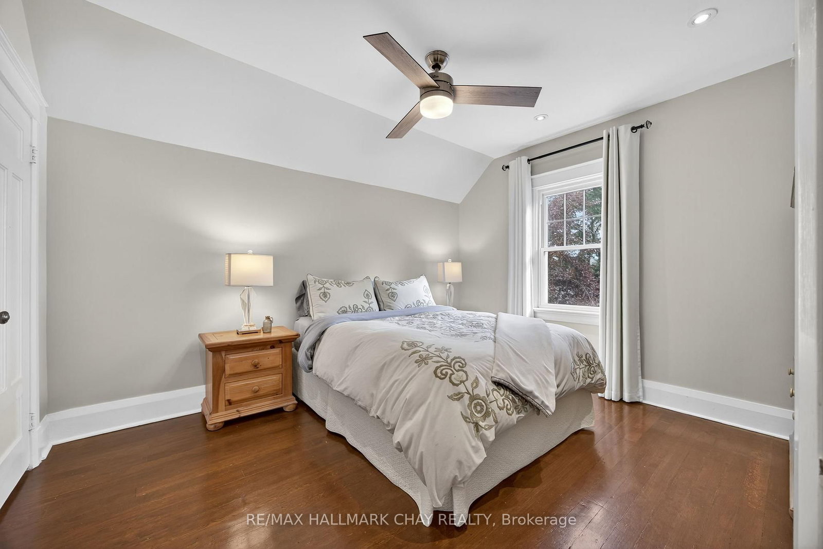 Detached House for sale at 53 Eccles Street, Barrie, Ontario, L4N 1Y3 - Queen's Park - MLS: S13000994