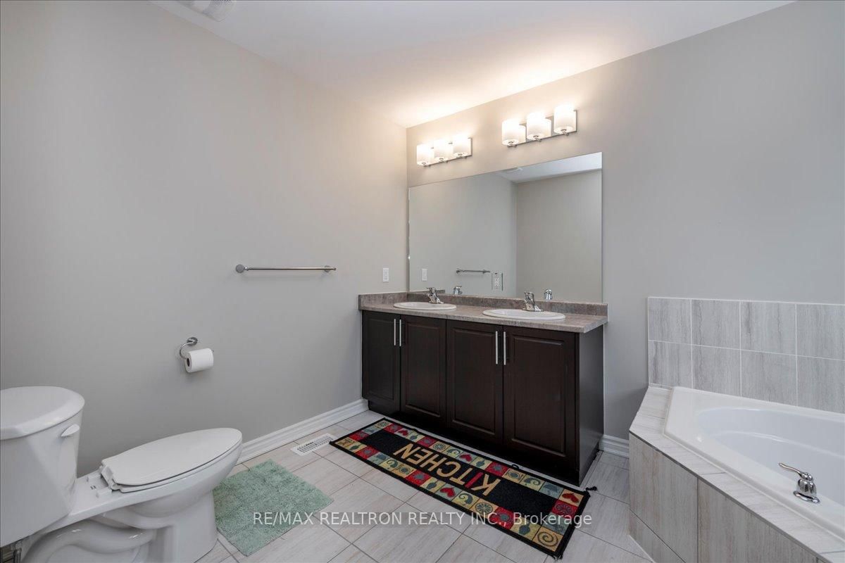 Detached House for sale at 207 Cubitt Street, Clearview, Ontario, L0M 1S0 - Stayner - MLS: S13002158