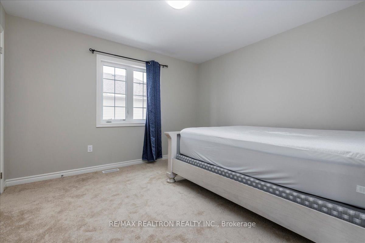 Detached House for sale at 207 Cubitt Street, Clearview, Ontario, L0M 1S0 - Stayner - MLS: S13002158