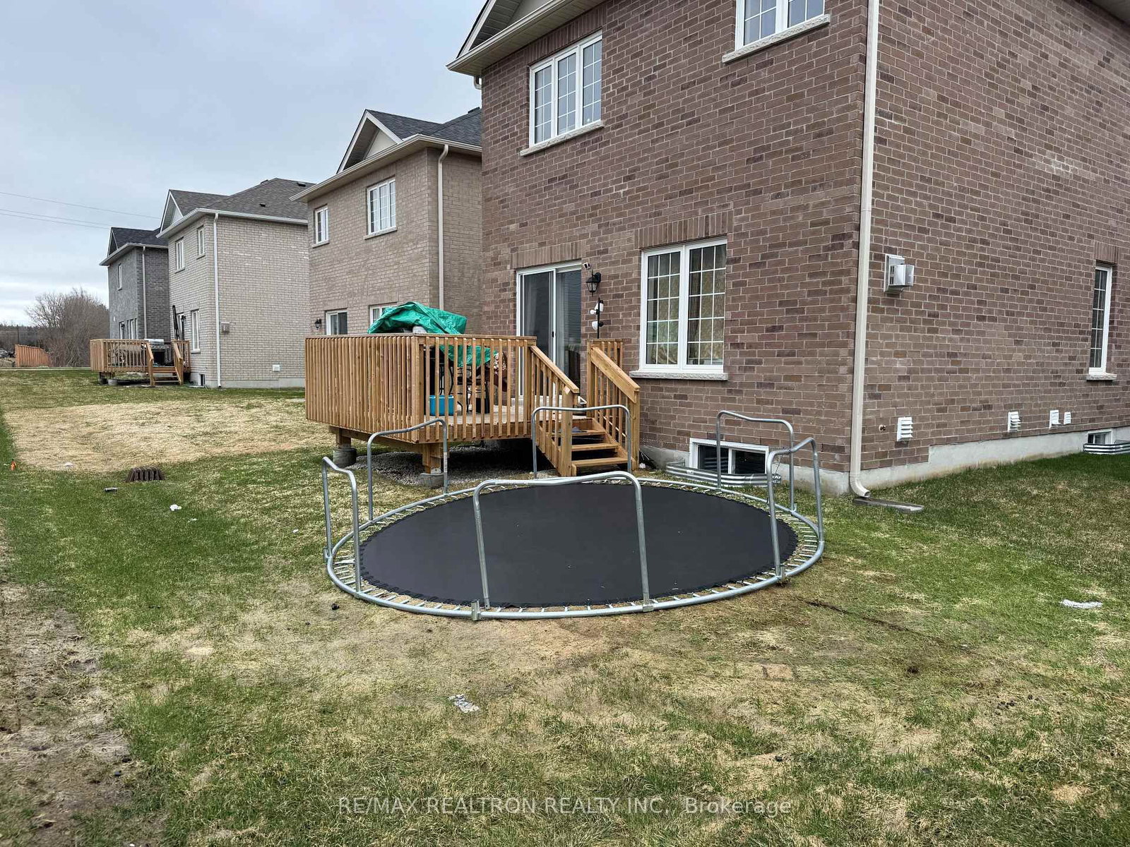 Detached House for sale at 207 Cubitt Street, Clearview, Ontario, L0M 1S0 - Stayner - MLS: S13002158