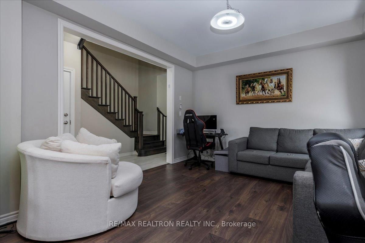 Detached House for sale at 207 Cubitt Street, Clearview, Ontario, L0M 1S0 - Stayner - MLS: S13002158