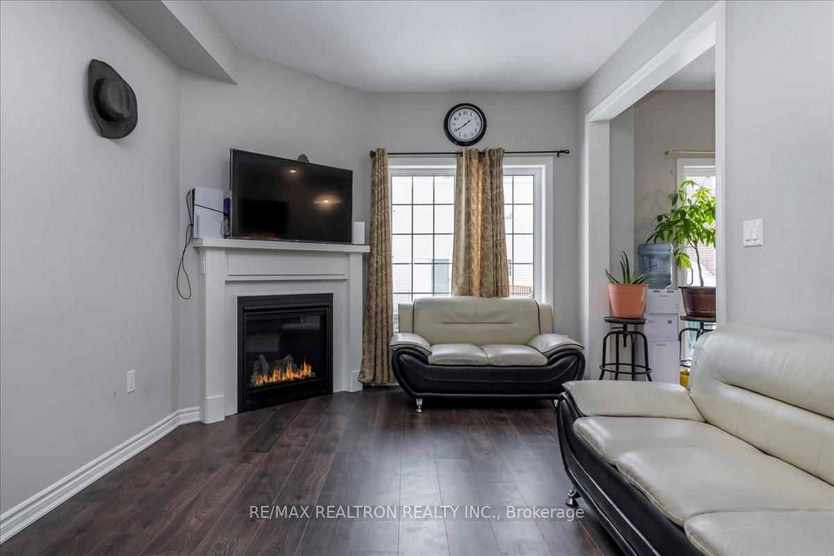 Detached House for sale at 207 Cubitt Street, Clearview, Ontario, L0M 1S0 - Stayner - MLS: S13002158