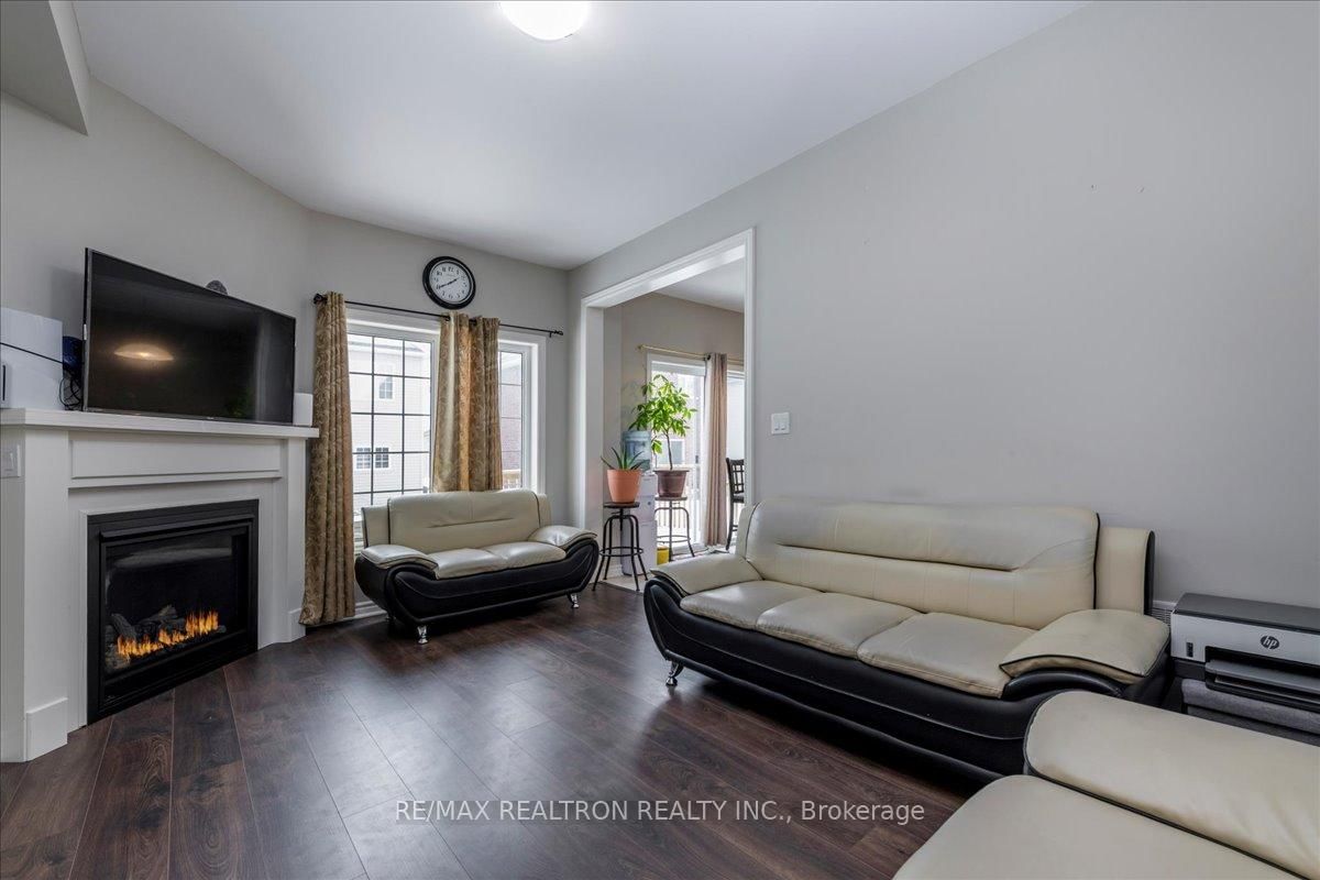 Detached House for sale at 207 Cubitt Street, Clearview, Ontario, L0M 1S0 - Stayner - MLS: S13002158