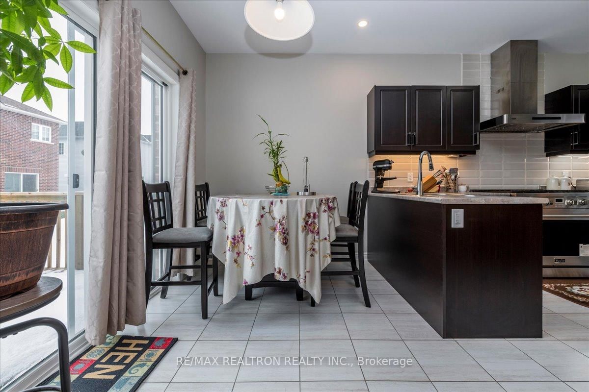 Detached House for sale at 207 Cubitt Street, Clearview, Ontario, L0M 1S0 - Stayner - MLS: S13002158