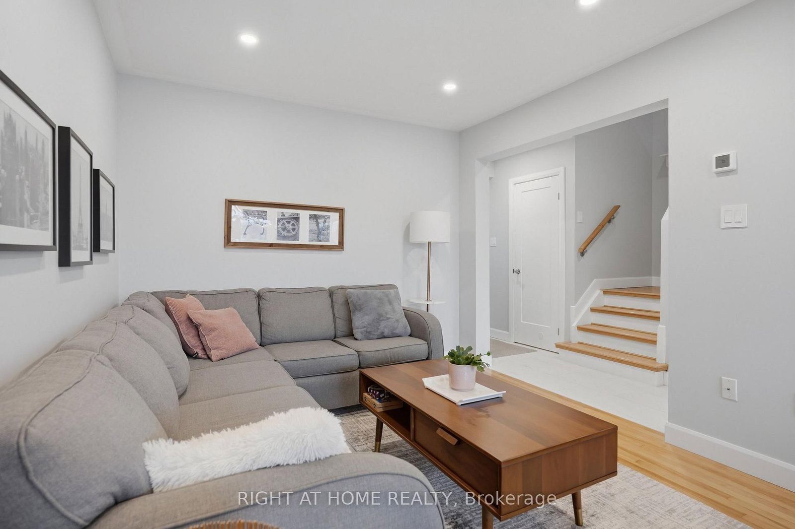 Townhouse for sale at 22 Sunset Place, Barrie, Ontario, L4N 0T7 - Holly - MLS: S13002282