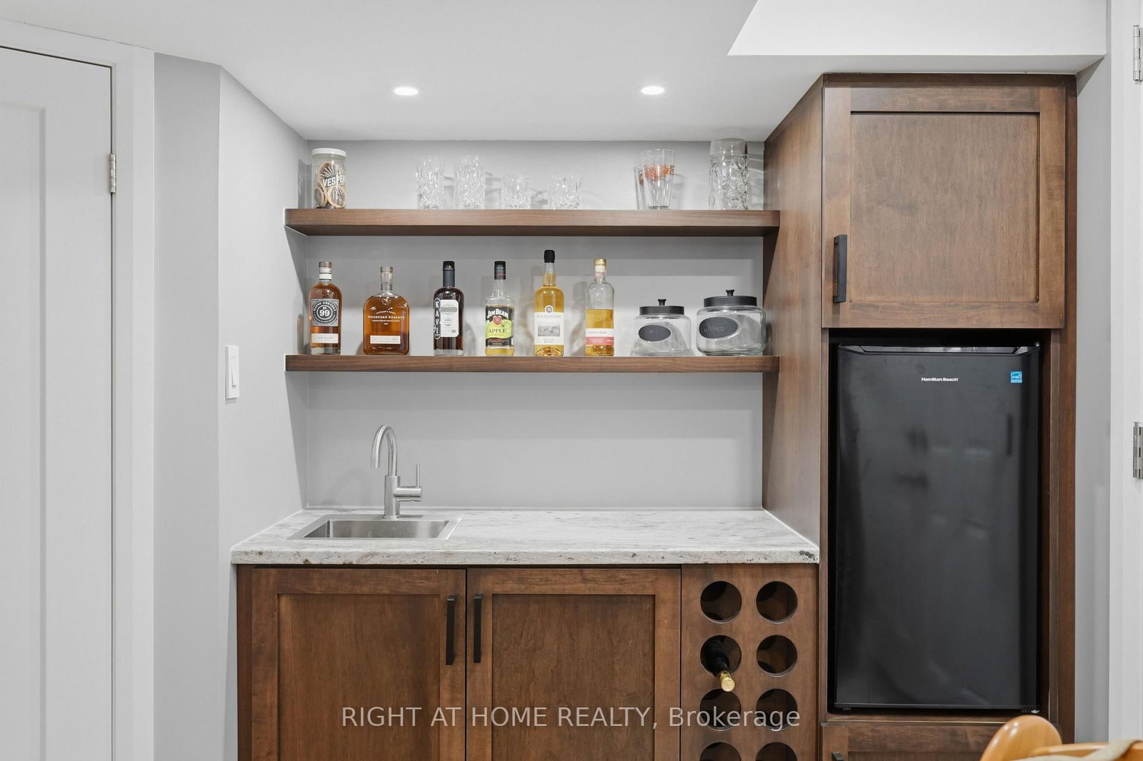 Townhouse for sale at 22 Sunset Place, Barrie, Ontario, L4N 0T7 - Holly - MLS: S13002282