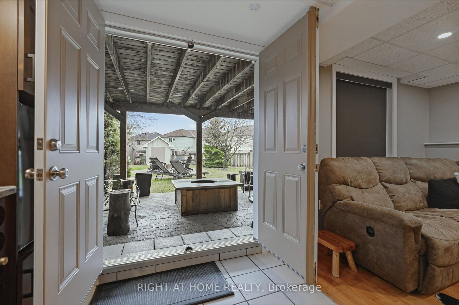 Townhouse for sale at 22 Sunset Place, Barrie, Ontario, L4N 0T7 - Holly - MLS: S13002282