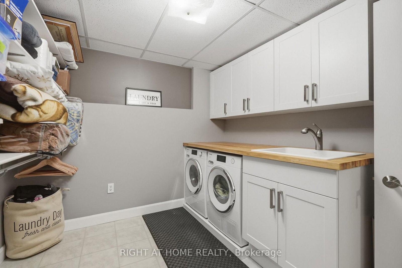 Townhouse for sale at 22 Sunset Place, Barrie, Ontario, L4N 0T7 - Holly - MLS: S13002282