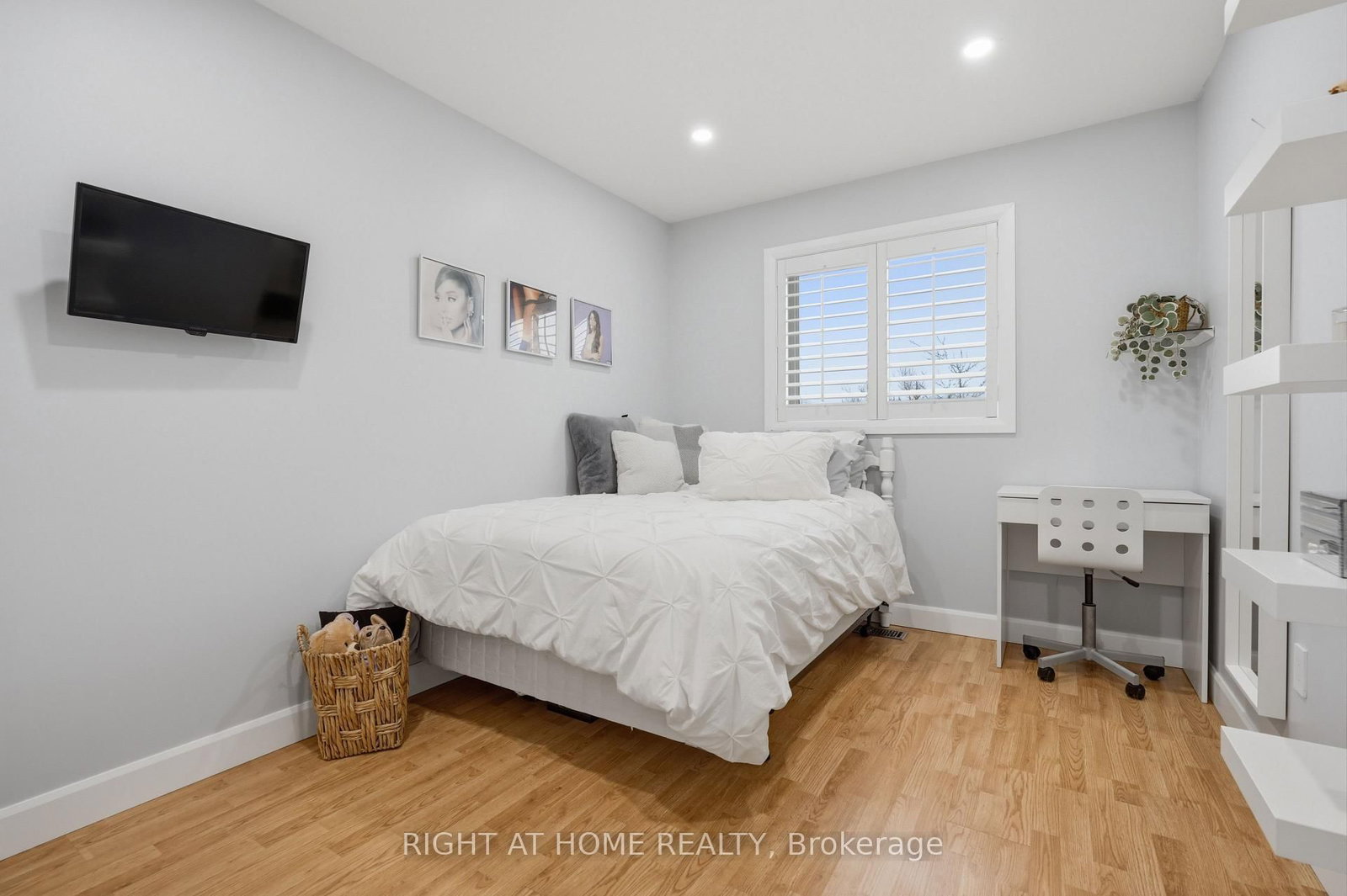 Townhouse for sale at 22 Sunset Place, Barrie, Ontario, L4N 0T7 - Holly - MLS: S13002282