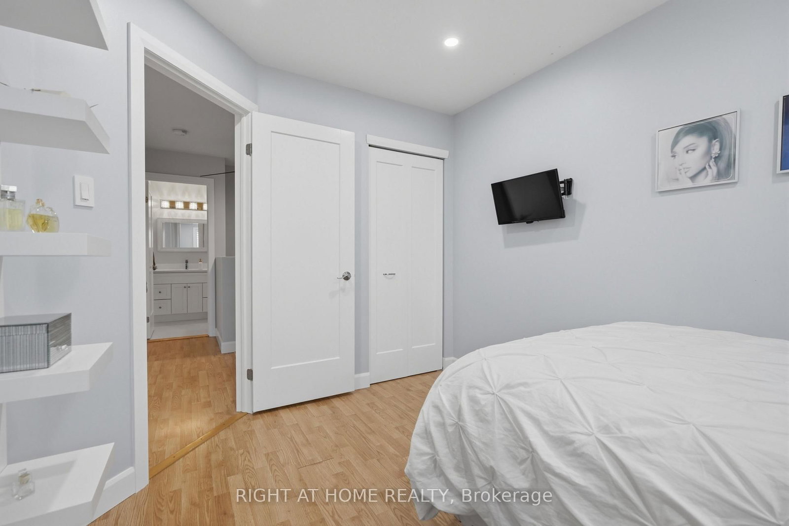 Townhouse for sale at 22 Sunset Place, Barrie, Ontario, L4N 0T7 - Holly - MLS: S13002282