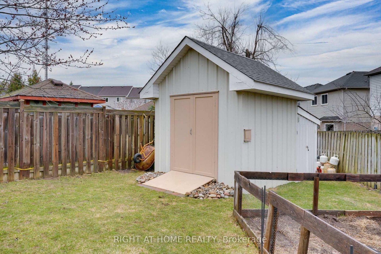 Townhouse for sale at 22 Sunset Place, Barrie, Ontario, L4N 0T7 - Holly - MLS: S13002282