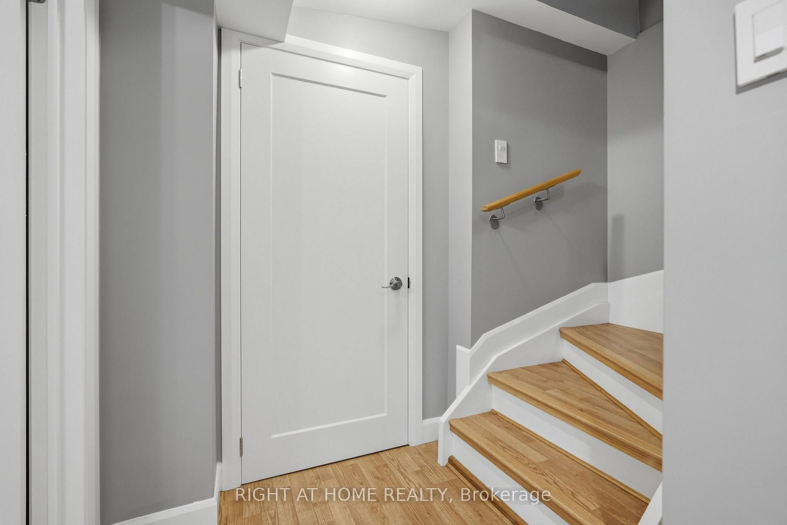 Townhouse for sale at 22 Sunset Place, Barrie, Ontario, L4N 0T7 - Holly - MLS: S13002282