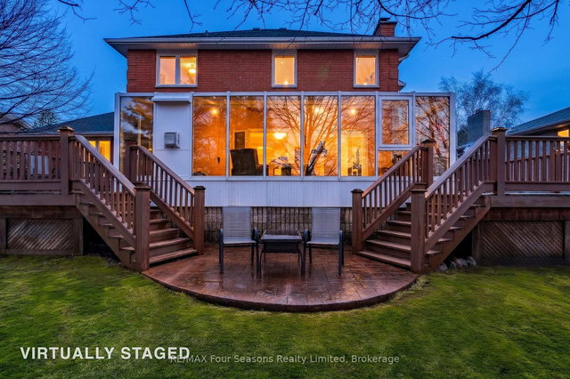 16 Carmichael Crescent