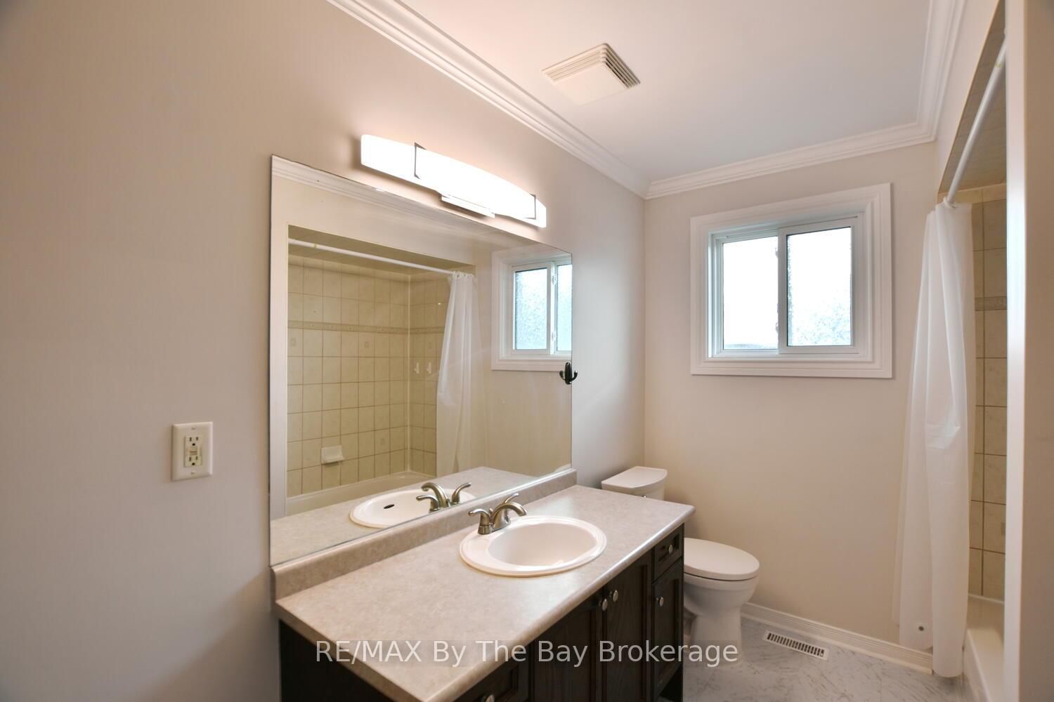 Detached House for sale at 215 Montreal Street, Clearview, Ontario, L0M 1S0 - Stayner - MLS: S13005416