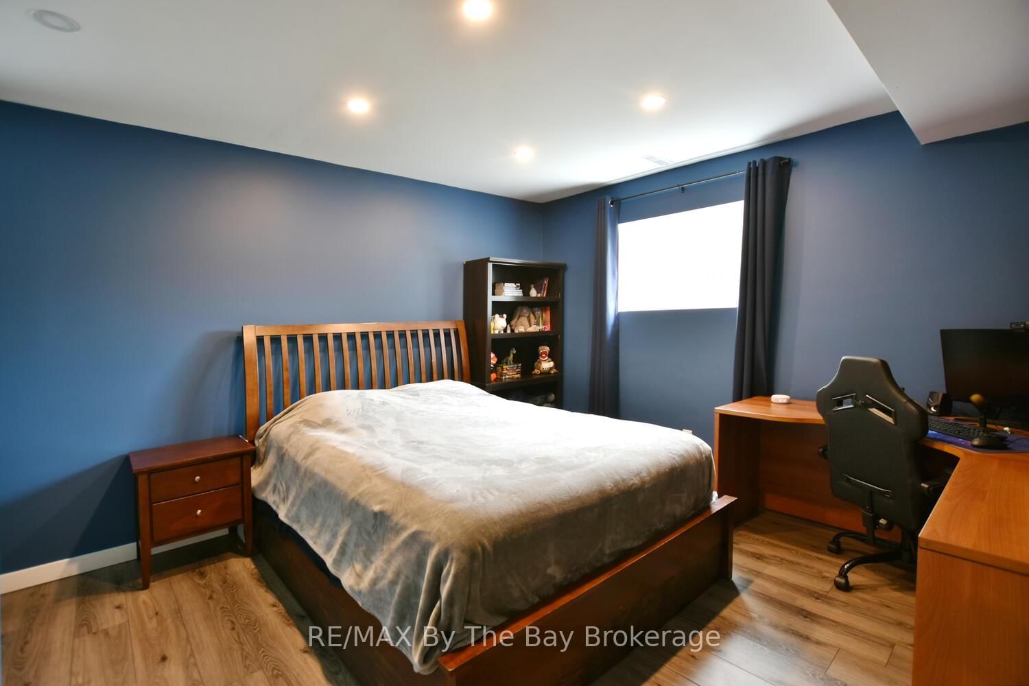 Detached House for sale at 215 Montreal Street, Clearview, Ontario, L0M 1S0 - Stayner - MLS: S13005416