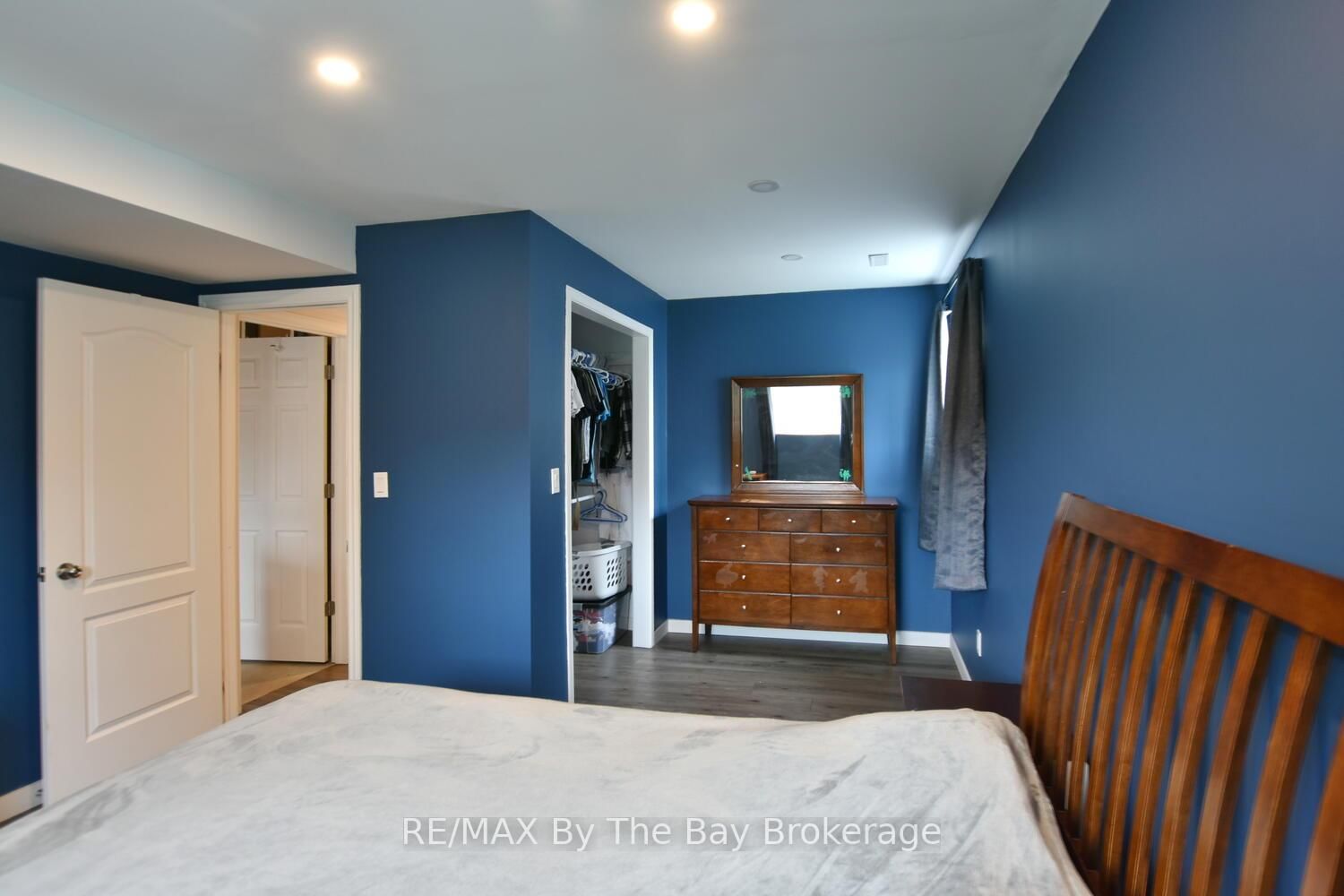 Detached House for sale at 215 Montreal Street, Clearview, Ontario, L0M 1S0 - Stayner - MLS: S13005416