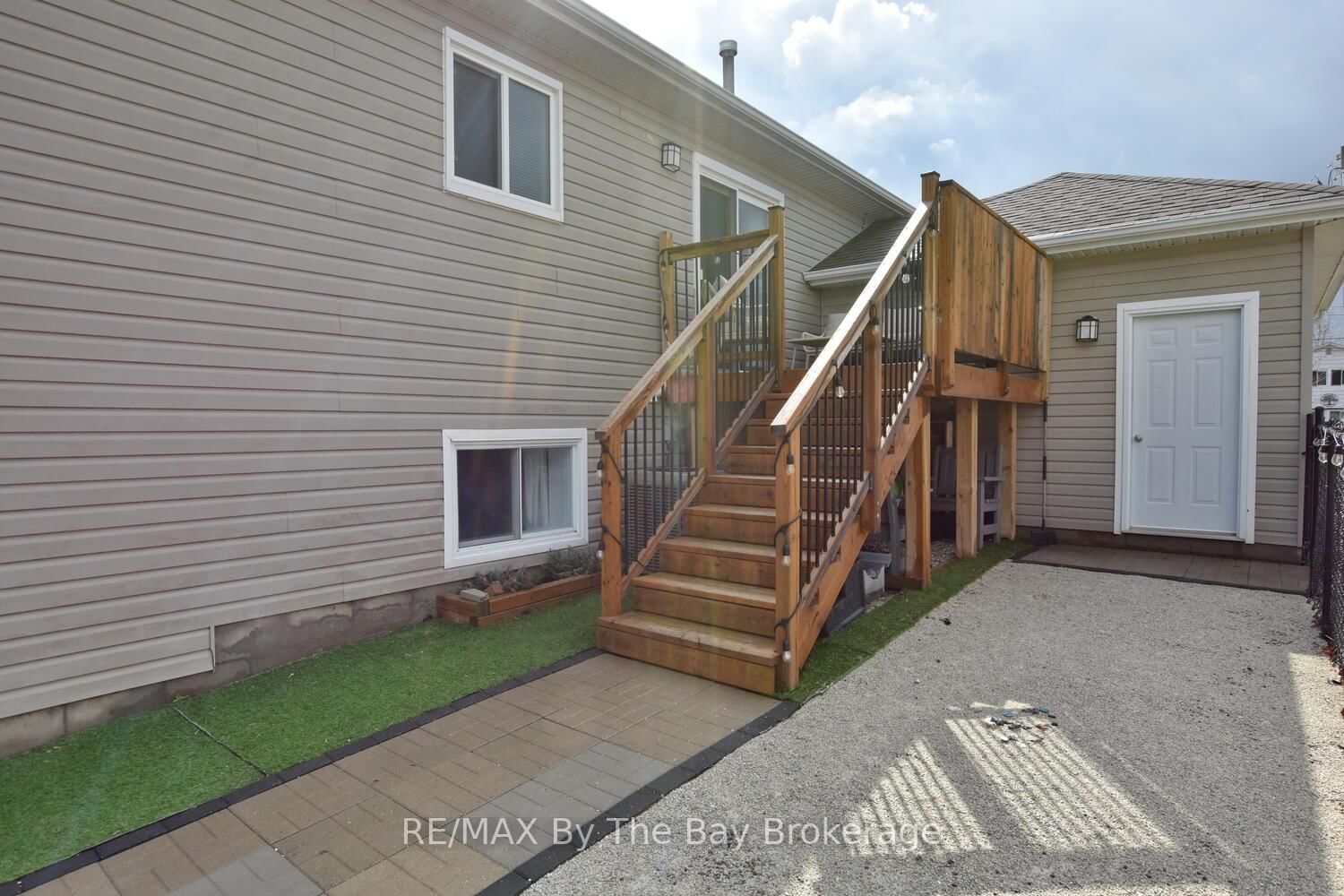 Detached House for sale at 215 Montreal Street, Clearview, Ontario, L0M 1S0 - Stayner - MLS: S13005416