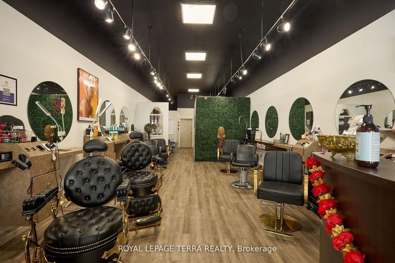 315 Blake St, Barrie, L4M 1K7 | Image 3